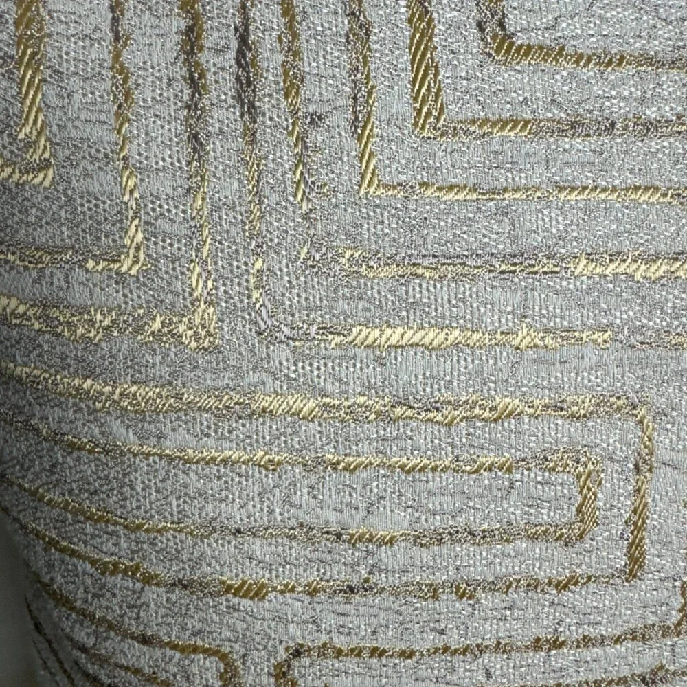 NEW  Daniel Stuart Studio PREMIUM Craftsmansship Pillow Sumatra Champagne